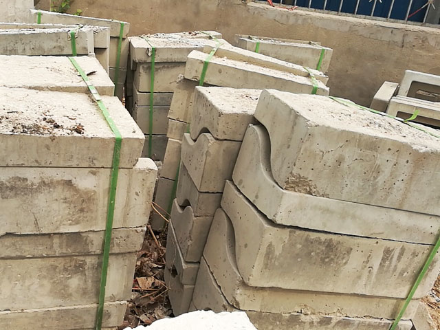 路边石